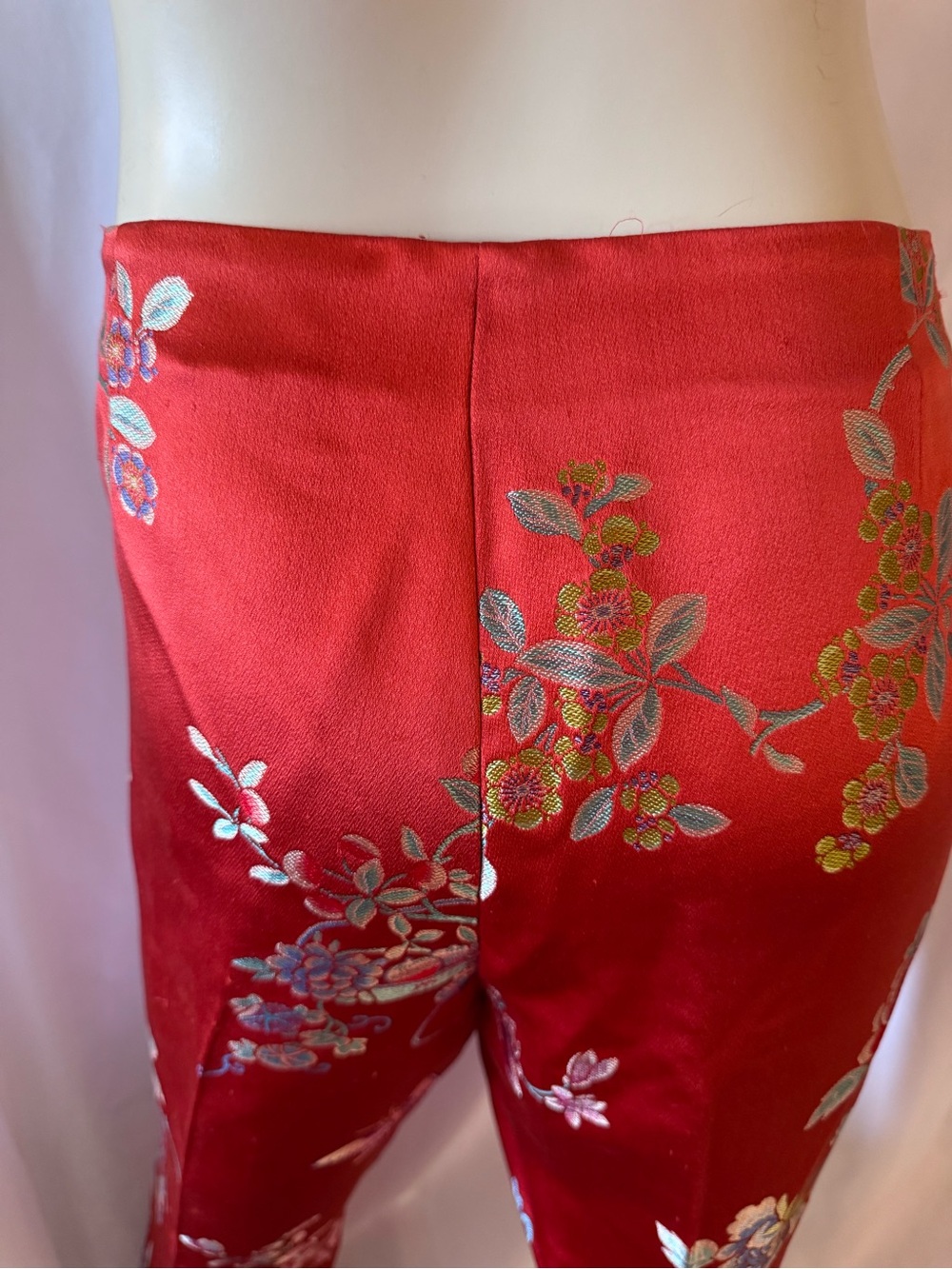 Ralph Lauren Sport: Red Floral Brocade Pants. Size 8-10 - Picture 15 of 16
